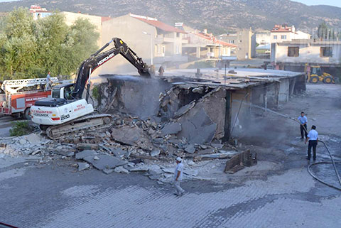 Sanayi yerine kapalı pazaryeri