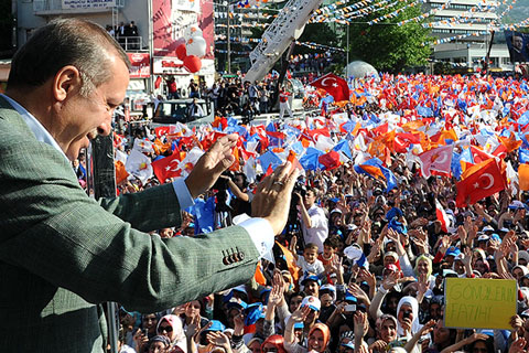 Önce miting sonra iftar