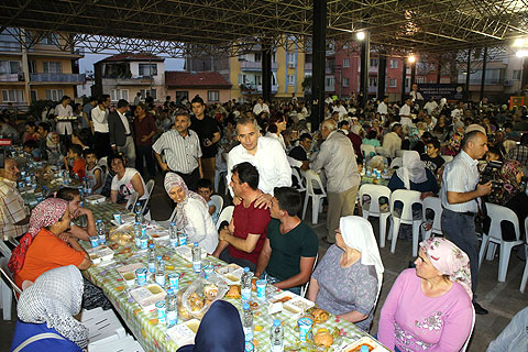 Büyükşehir iftar buluşmalarını sürdürüyor