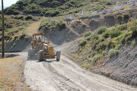 Mezarlık bayrama hazır