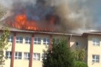 KARAHAYIT’TA OKUL YANDI