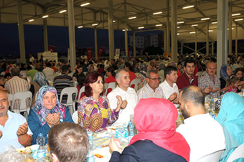 İftar sofrası Merkezefendi’de kuruldu