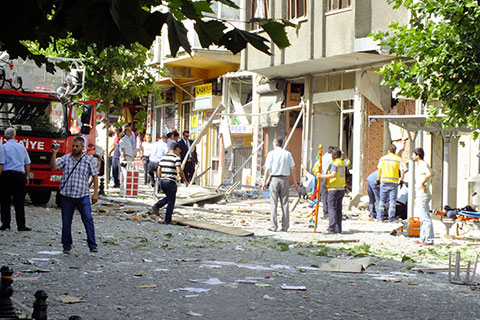 BAYRAMYERİ’NDE PATLAMA
