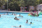 Tatile gidemeyenler havuzda serinliyor