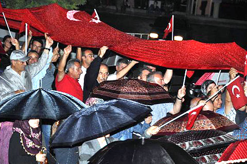 92’NCİ YILA 92 MEŞALE, 92 METRELİK BAYRAK