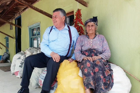 Halk siyaseti dizayn etmeli