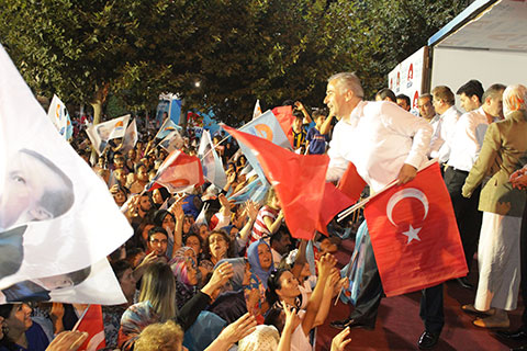 Türkiye zaferini Çınar’da kutladılar