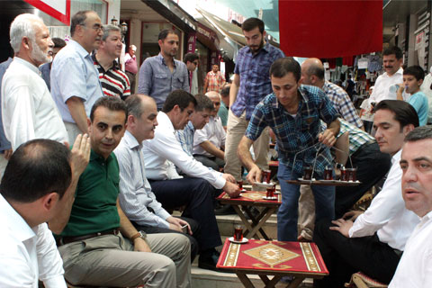 Zeybekci esnaftan Erdoğan’a oy istedi