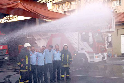Denizli’de itfaiyecilerden Als kampanyasına destek