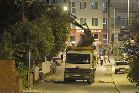 Gece yarısı hafriyat isyanı
