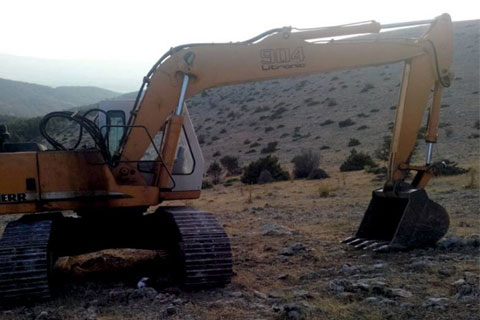 Kaçakçılar makineleri bırakıp kaçtı