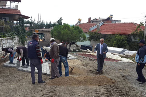Baklan’da türbe yoluna bakım