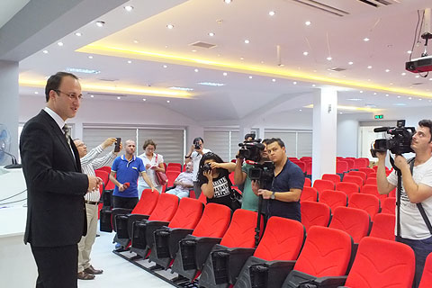 AK Parti 180 bin üye hedefliyor