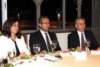 Bayan Demir’den nezaket örneği