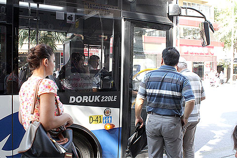 Belediye otobüslerinde artık para geçmeyecek!