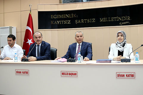 Zolan’ı kendi koltuğunda ağırladılar