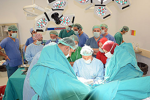 PAÜ’de canlı ürojinekolojik cerrahi çalıştayı