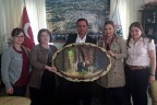 Başkana tablolu teşekkür