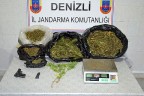 Jandarma 10,5 kilo esrar yakaladı