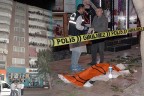 BALKONDAN ÖNCE KIZINI SONRA KENDİNİ ATTI