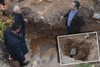 Mozaiği yerinden söktüler