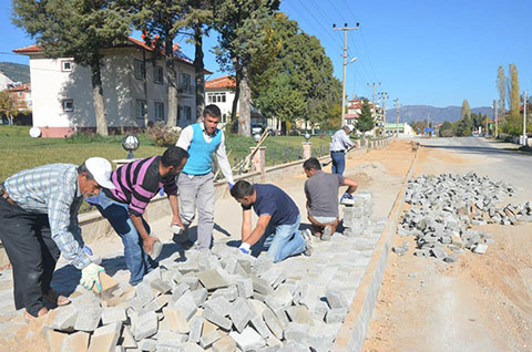 Öğrencilerin artık kaldırımı var