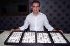Bebek altını karaborsaya düştü
