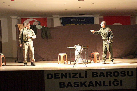 Avukatlar ‘Sınır’ı sahneledi