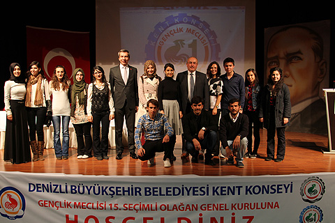 Gençlik Meclisi’nde seçim heyecanı