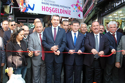 Kaleiçi’nde alışveriş günleri başladı