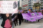 Saçlarımı savururum, hakkımı savunurum