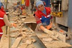 Mermeri kadınlar omuzladı