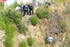 OBRUĞA DÜŞEN KÖPEKLERİ İTFAİYE KURTARDI