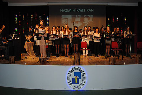 Öğretmenlere müzik ve şiir dinletisi süprizi