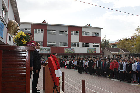 PEV Koleji Ata’yı andı