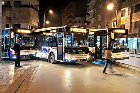 Bu kez 3 belediye otobüsü çarpıştı