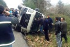 Minibüs devrildi: 8 yaralı