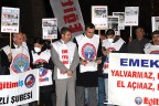 Eğitim İş’ten kelepçeli protesto