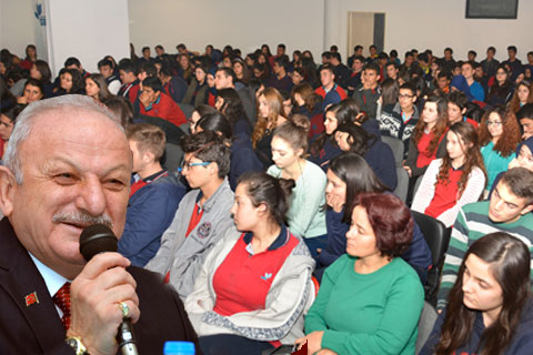 İşaret diliyle ihracat yapan işadamı