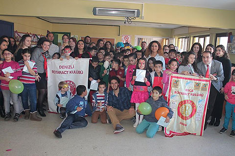 Bizim Mahallede Yılbaşı partisi