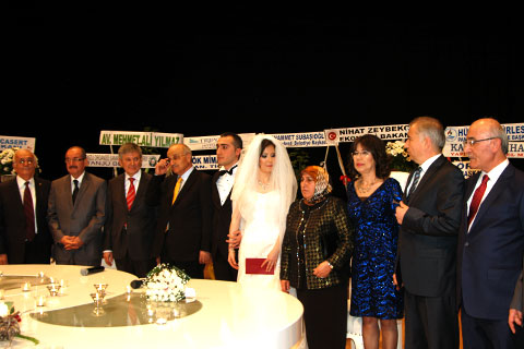 google-amazon-com-denizli-menhmet-salih-erdogan-in-oglu-halit-erdogan-gizem-cavuslar-nikah-h-1