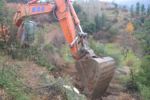 Çameli’de yol açma çalışması