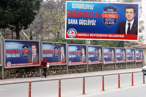 Denizli Zeybekci’nin 1. Yılını kutluyor