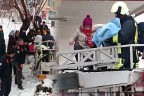 Biri bebek dört kişiyi itfaiye kurtardı