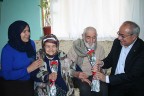 Başkan’dan 70 yıllık evlilere karanfil