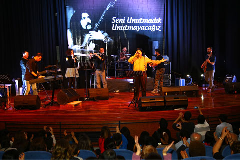 Barış Manço, şarkılarıyla anıldı