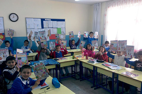 Müftü’den öğrencilere kitap