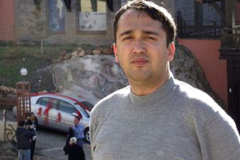 Genç öğretmen kalbine yenildi