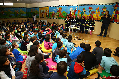 Miniklere yangın eğitimi