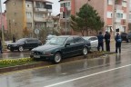 Otomobil orta refüje kondu